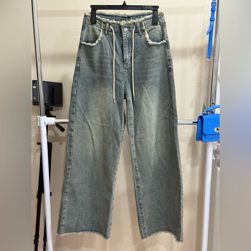 SHEIN Wide Leg Distressed Hem Jeans – Size 26